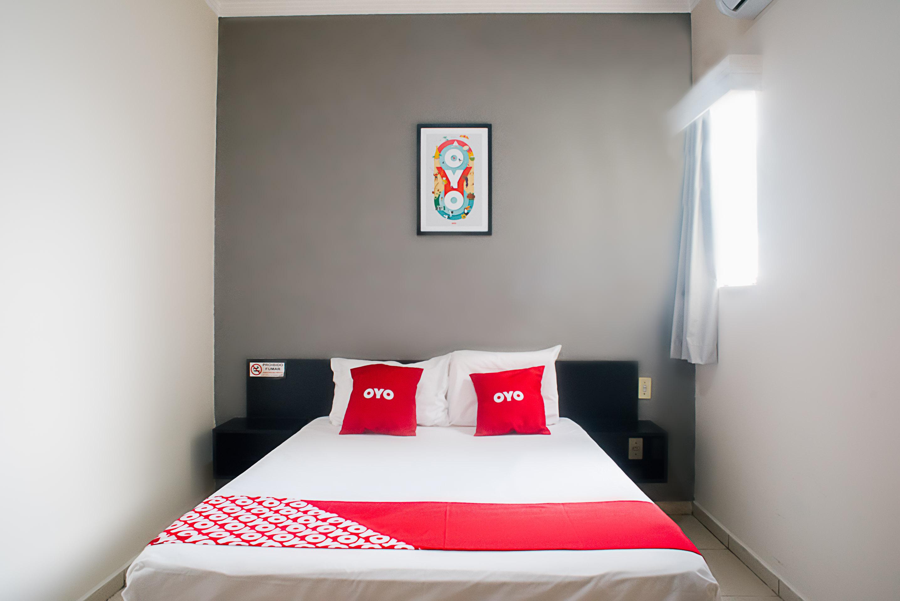 Oyo Cerrado Hotel, Campo Grande Кампу-Гранди Экстерьер фото A room at OYO 151, a hotel in Jakarta, Indonesia