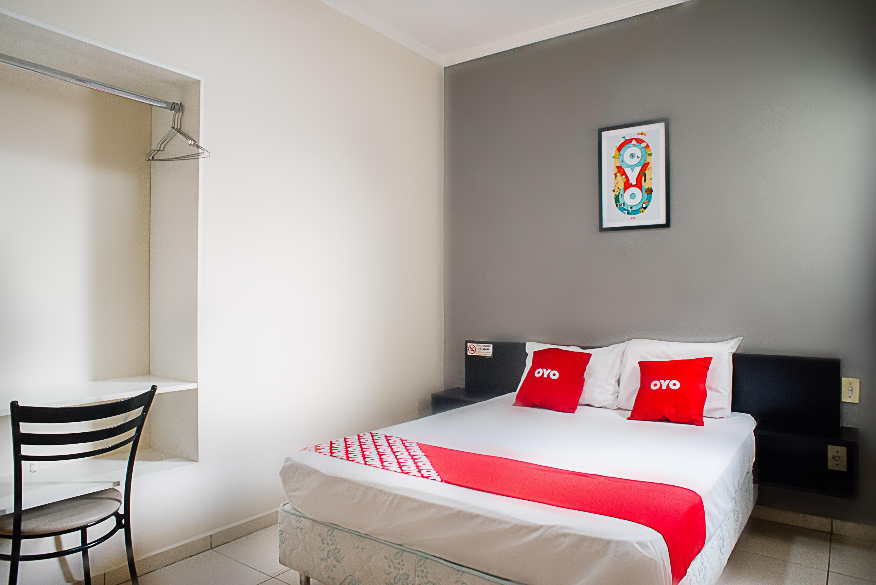 Oyo Cerrado Hotel, Campo Grande Кампу-Гранди Экстерьер фото A room at OYO Townhouse, Mysore